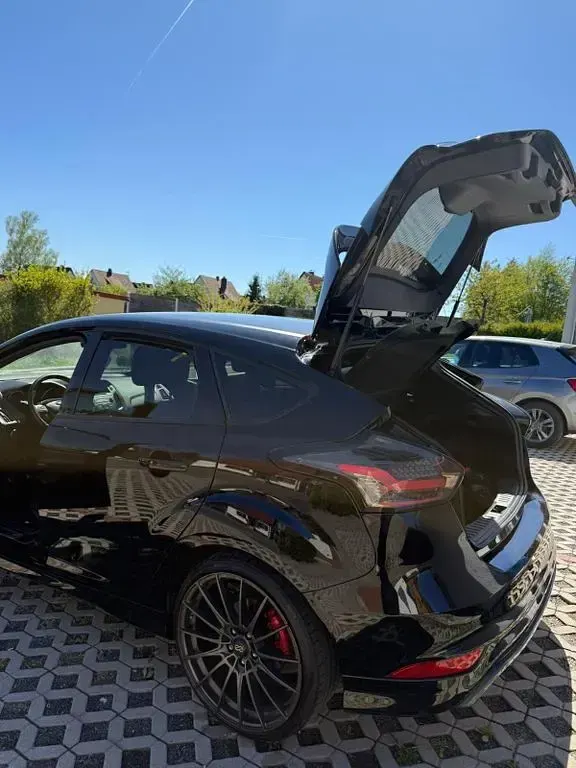 Używany Ford Focus ST-Line 150 KM (110 kW) 2016 Czarny Sedan/Limuzyna