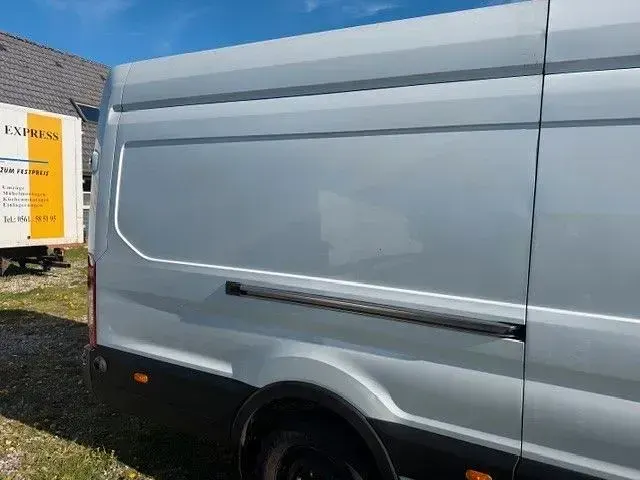 Używany Ford Transit Trend 131 KM (96 kW) 2022 Biały Minivan