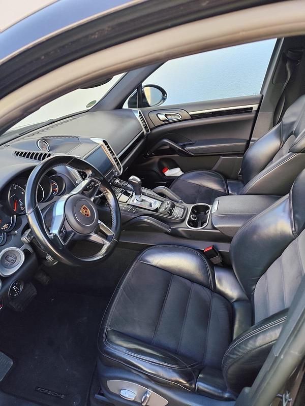 Gebraucht Porsche Cayenne Edition 264 PS (194 kW) 2016 Schwarz SUV