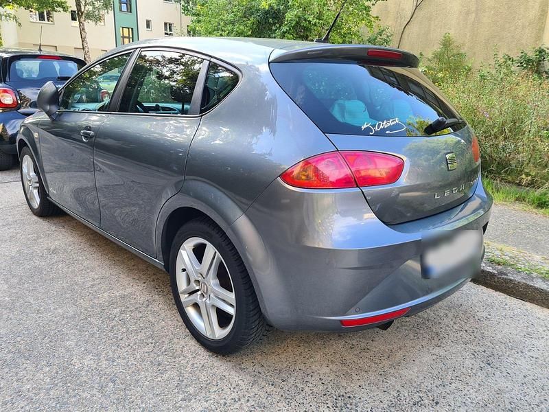 Gebraucht Seat Leon 105 PS (77 kW) 2012 Grau Kleinwagen