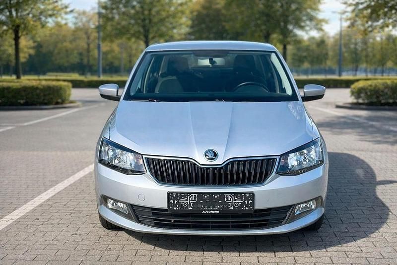 Gebraucht Skoda Fabia Ambition 75 PS (55 kW) 2015 Silber Limousine