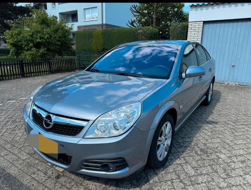 Silber Gebraucht 2006 Opel Vectra Limousine | 2.500 € (Etwas zu teuer) - Bild 1/4