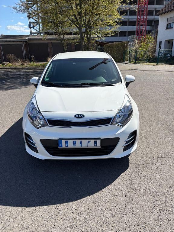 Gebraucht Kia Rio 84 PS (61 kW) 2016 Weiß Kleinwagen