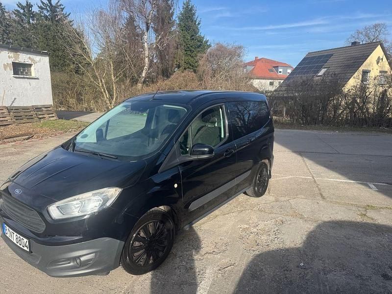 Gebraucht Ford Courier 101 PS (74 kW) 2015 Schwarz Van / Kleinbus