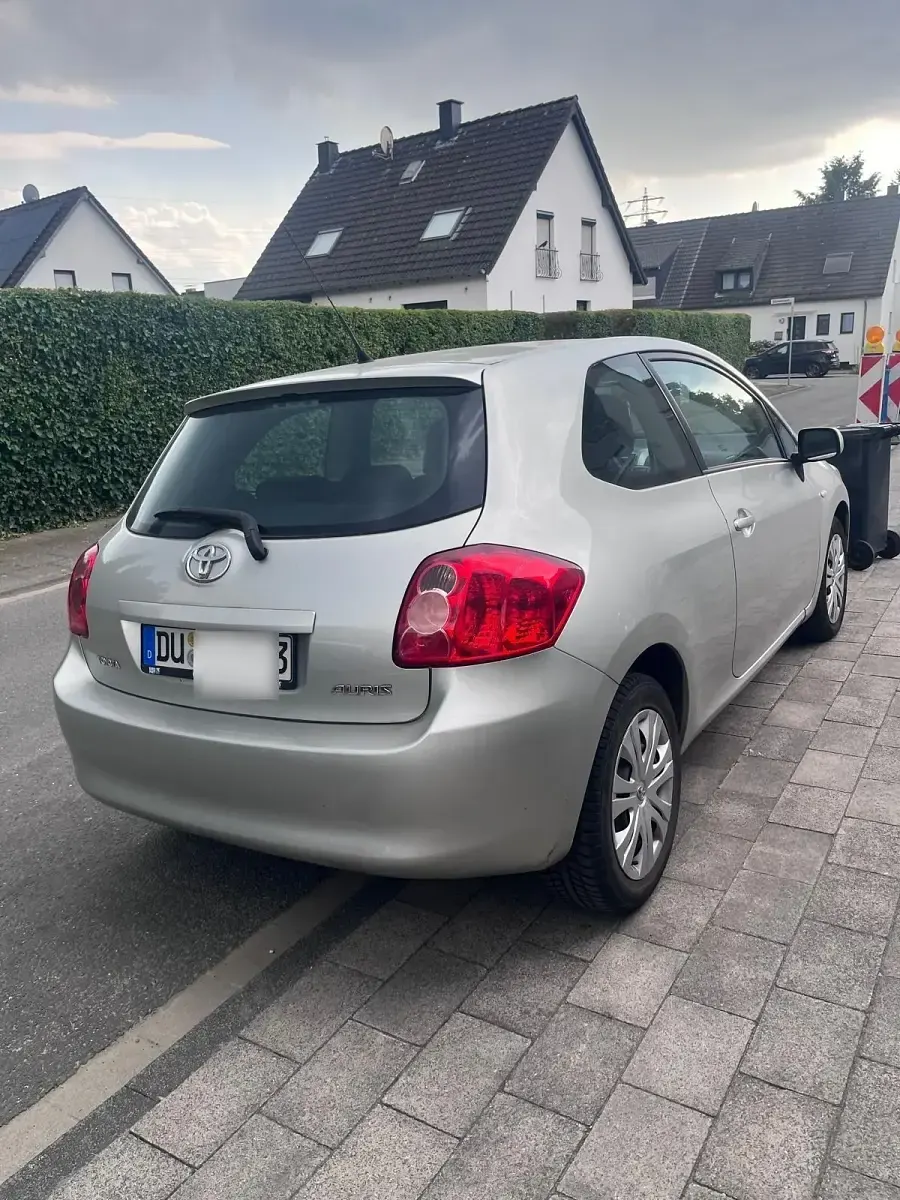 Gebraucht Toyota Auris 124 PS (91 kW) 2008 Grau Kleinwagen