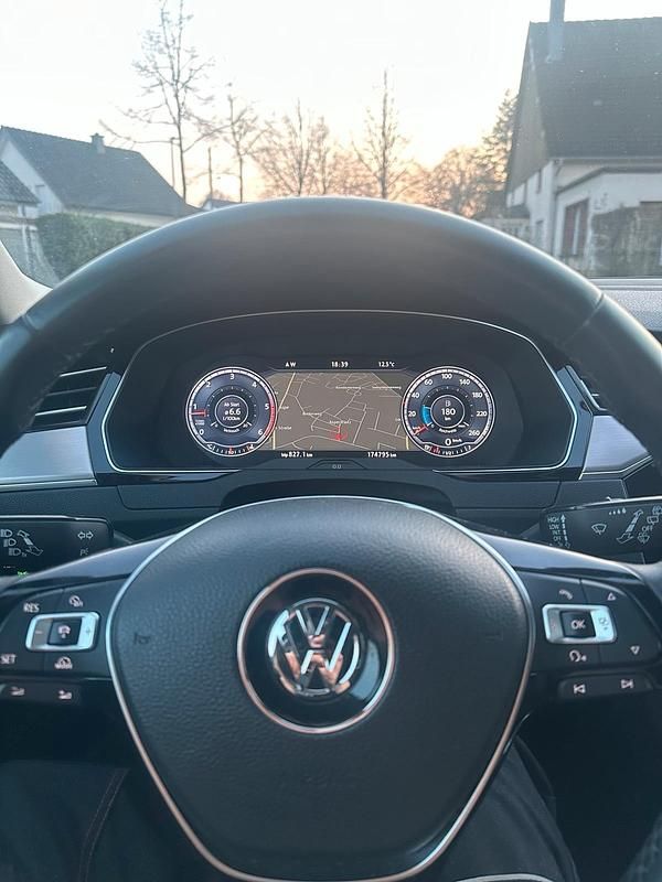 Gebraucht VW Passat 150 PS (110 kW) 2015 Grau Kombi