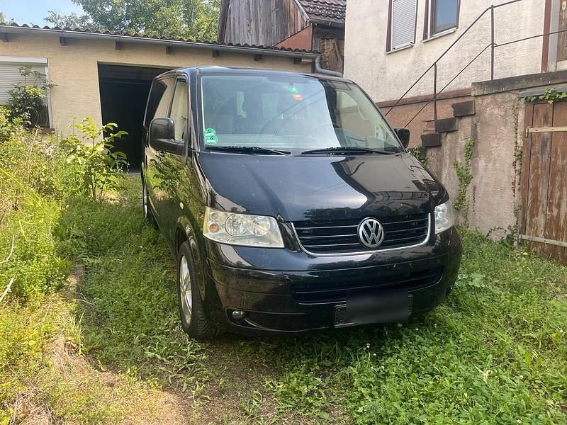 Schwarz Gebraucht 2010 VW T5 Van | 10.950 € (Guter Preis) - Bild 1/4