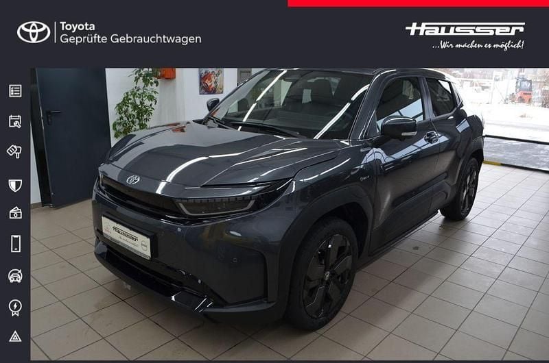 Neu Toyota Urban Cruiser Lounge 127 kW (174 PS) 2026 Grau SUV