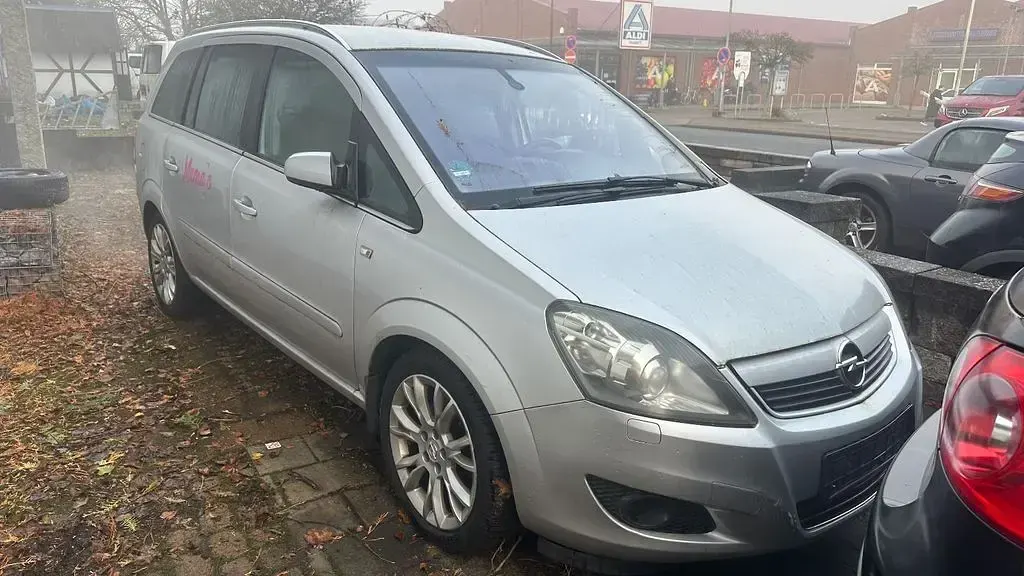 Gebraucht Opel Zafira Innovation 150 PS (110 kW) 2009 Silber Van / Kleinbus