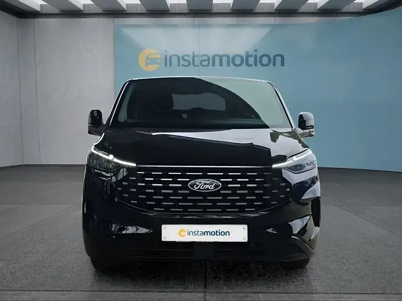 Gebraucht Ford Tourneo 170 PS (125 kW) 2024 Schwarz Van / Kleinbus