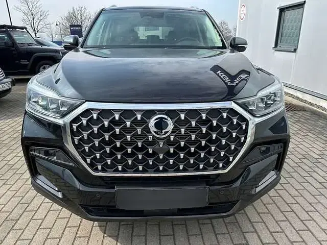 Gebraucht SsangYong Rexton Quartz 203 PS (149 kW) 2023 Schwarz metallic SUV