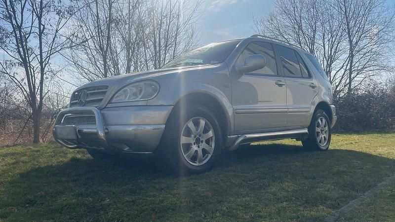 Gebraucht Mercedes ML320 218 PS (160 kW) 2001 Silber SUV