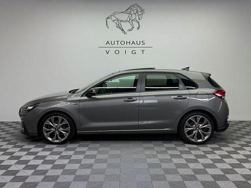 Olivine grey / met Gebraucht 2020 Hyundai i30 N Line Limousine | 21.000 € (Teuer) - Bild 1/4