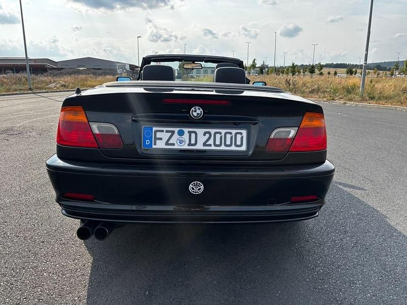 Gebraucht BMW 318 Cabriolet 150 PS (110 kW) 2003 Schwarz Cabrio