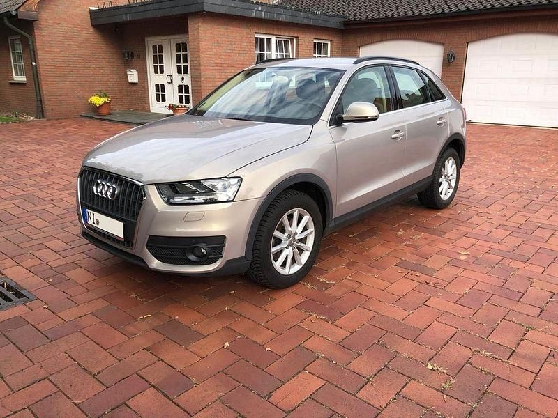 Silber Gebraucht 2012 Audi Q3 SUV | 15.990 € (Fairer Preis) - Bild 1/4