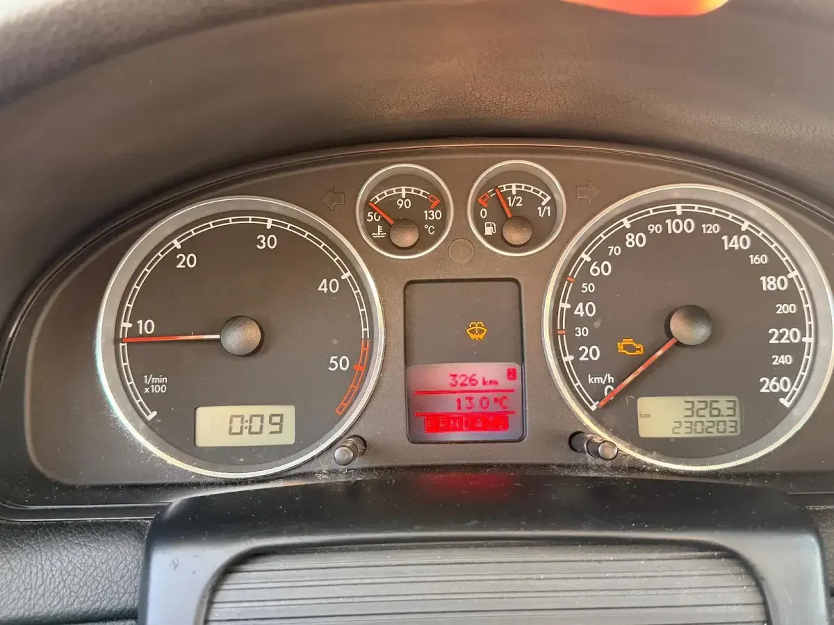 Gebraucht VW Passat 131 PS (96 kW) 2003 Silber Kombi