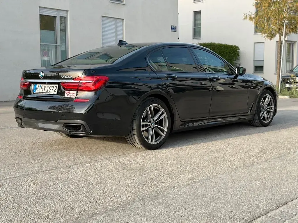 Gebraucht BMW 740 320 PS (235 kW) 2016 Schwarz Limousine