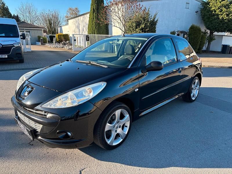 Gebraucht Peugeot 206+ 75 PS (55 kW) 2010 Schwarz Kleinwagen