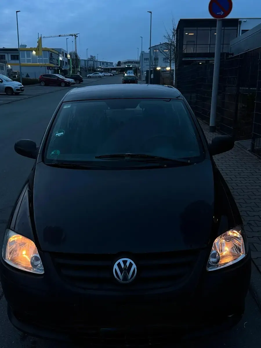 Gebraucht VW Fox 54 PS (39 kW) 2006 Schwarz Kleinwagen