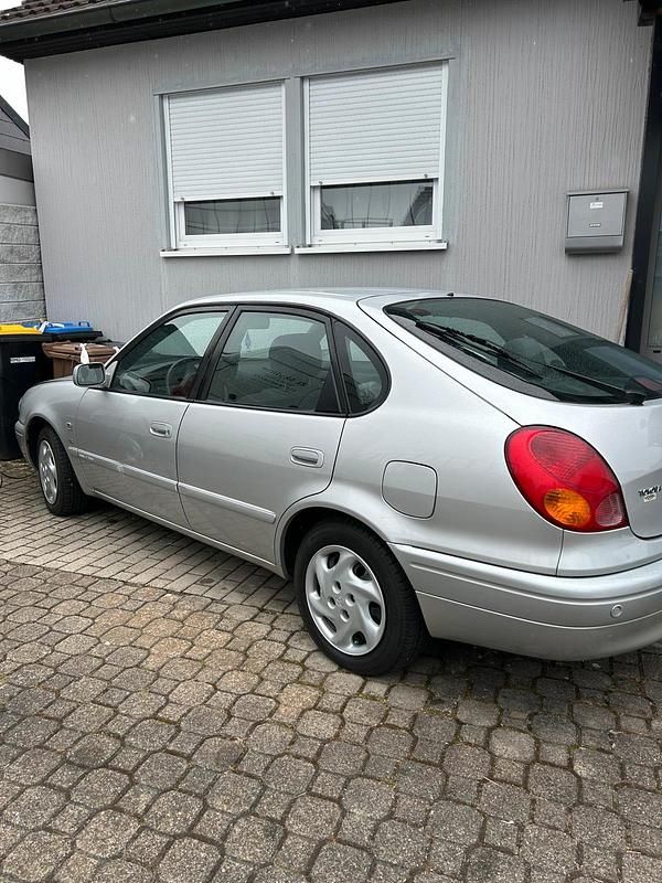 Gebraucht Toyota Corolla 110 PS (80 kW) 2000 Silber Limousine