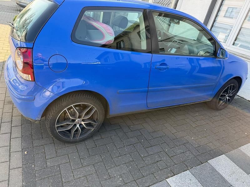 Gebraucht VW Polo 60 PS (44 kW) 2006 Blau Kleinwagen
