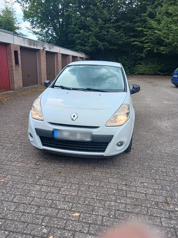 Weiß Gebraucht 2009 Renault Clio II Kleinwagen | 1.500 € - Bild 1/4
