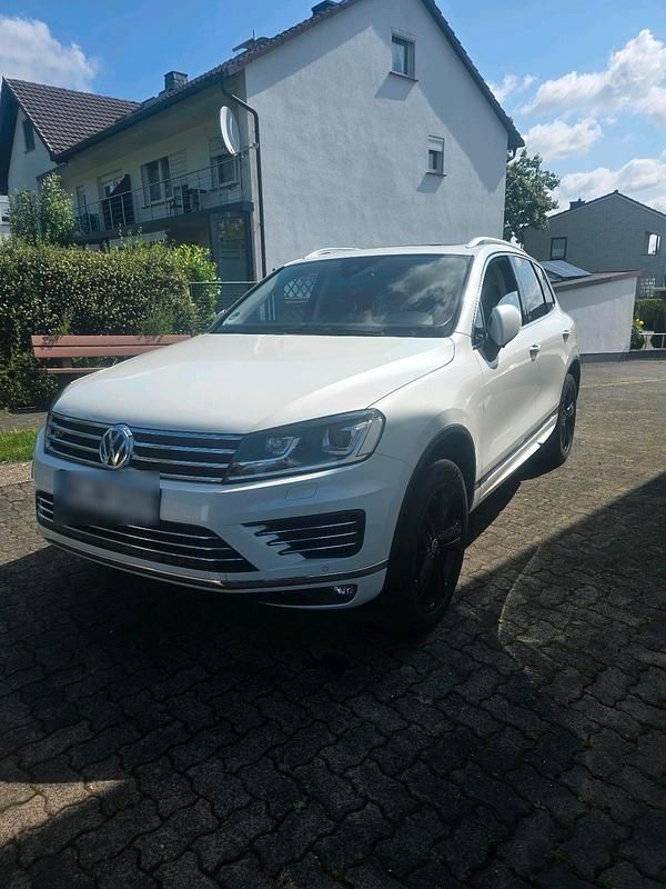 Weiß Gebraucht 2017 VW Touareg R-line SUV | 27.000 € - Bild 1/4
