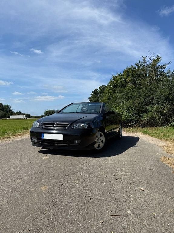 Schwarz Gebraucht 2004 Opel Astra Cabriolet Cabrio | 2.000 € - Bild 1/4