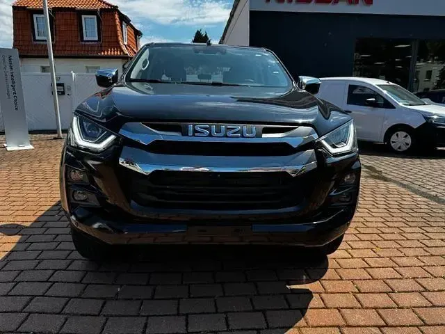 Neu Isuzu D-Max 163 PS (119 kW) 2025 Schwarz Pickup