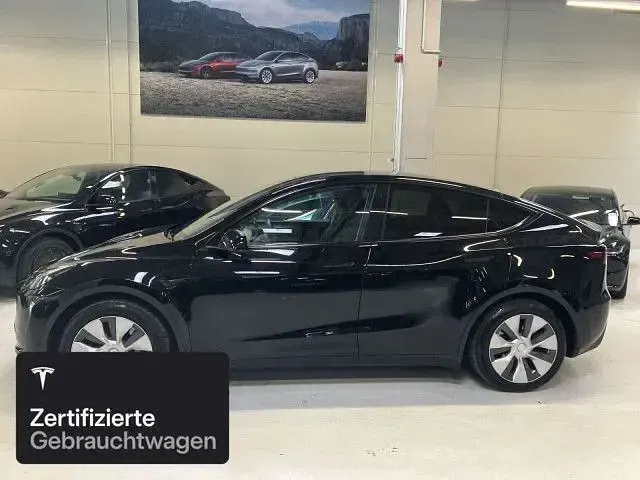 Usata Tesla Model Y RWD 203 kW (277 CV) 2023 Nero SUV