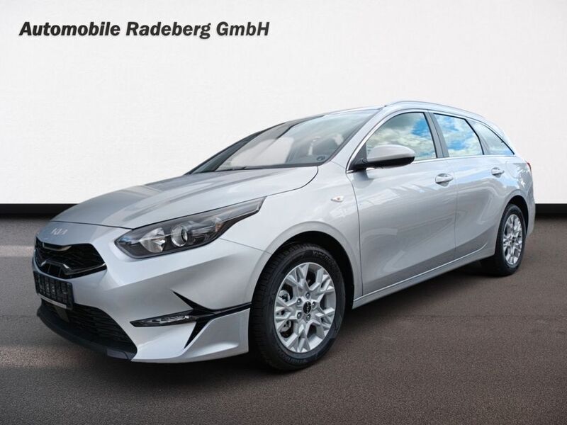Sparklingsilber Neu 2024 Kia Ceed Sportswagon Vision Kombi | 27.499 € (Fairer Preis) - Bild 1/4