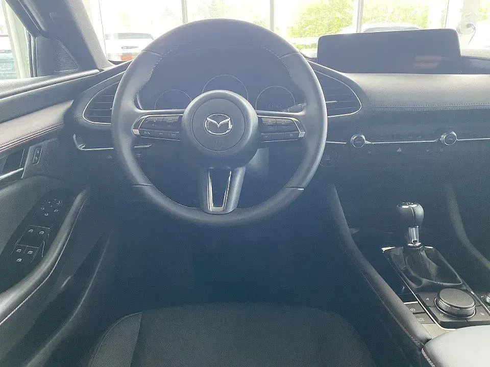 Neu Mazda 3 Homura-Line 140 PS (102 kW) 2026 Schwarz Limousine