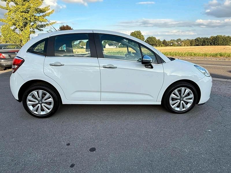 Weiß Gebraucht 2014 Citroën C3 Kleinwagen | 2.950 € (Guter Preis) - Bild 1/4