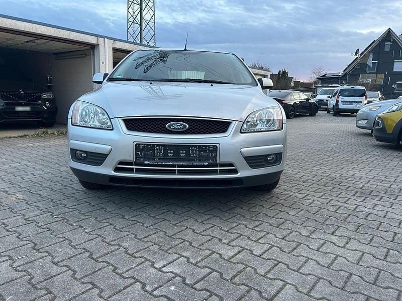 Second-hand Ford Focus Style 90 CP (66 kW) 2008 Gri Berlinǎ