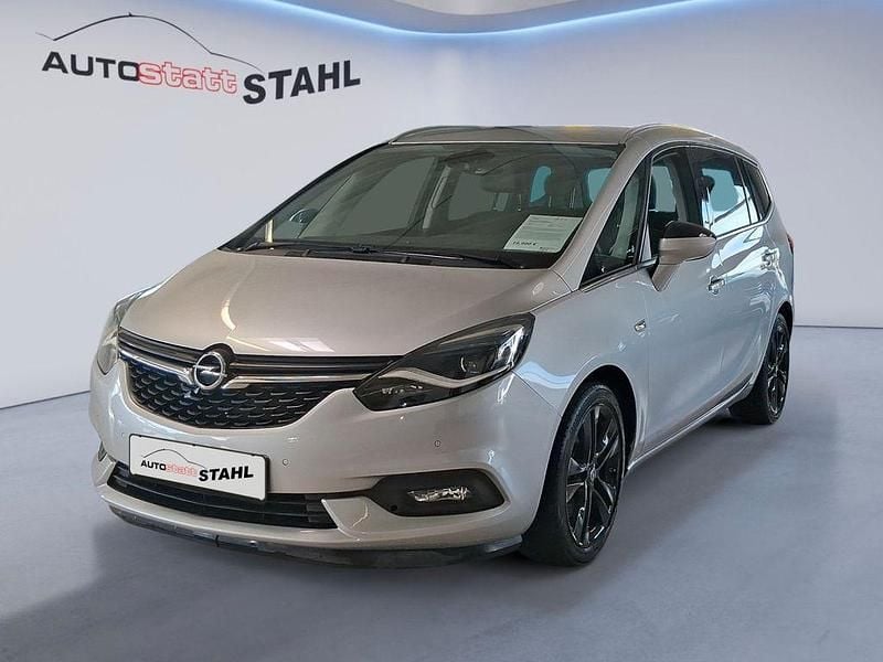 Silber Gebraucht 2017 Opel Zafira Innovation Van / Kleinbus | 19.900 € (Teuer) - Bild 1/4