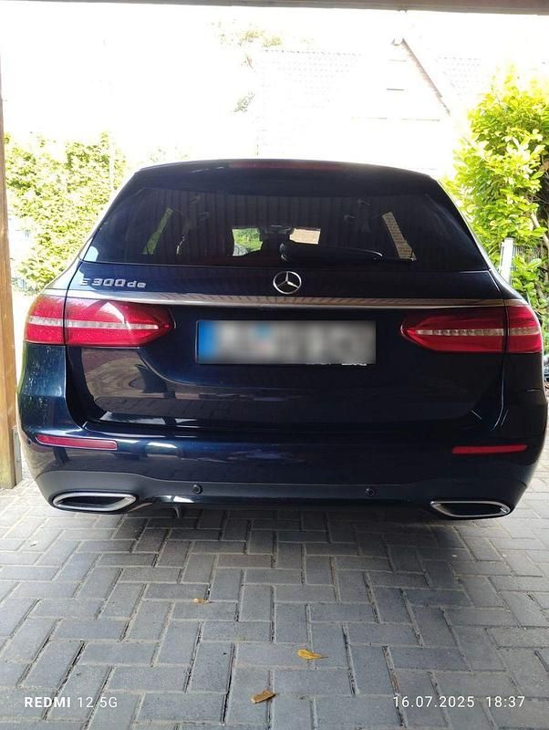 Gebraucht Mercedes E300 306 PS (225 kW) 2019 Blau Kombi