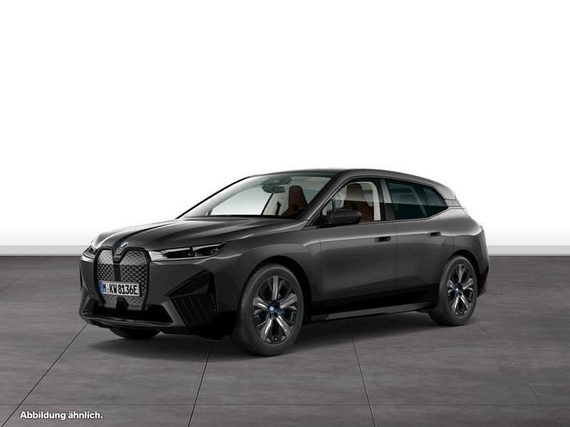 Grau Gebraucht 2024 BMW iX SUV | 56.327 € (Fairer Preis) - Bild 1/4