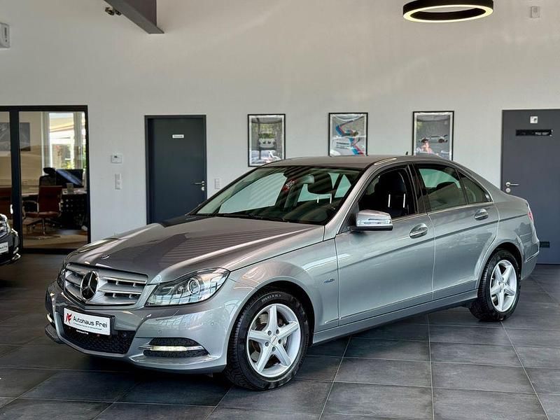 Silber Gebraucht 2011 Mercedes C250 Limousine | 18.980 € (Teuer) - Bild 1/4
