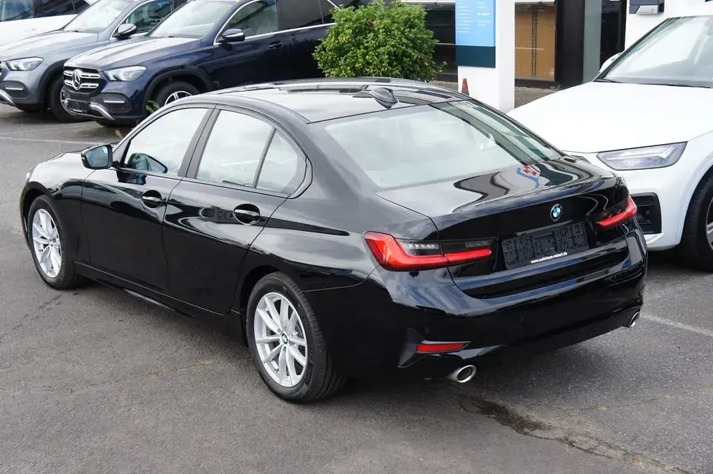 Gebraucht BMW 320 Advantage 190 PS (139 kW) 2021 Schwarz Limousine