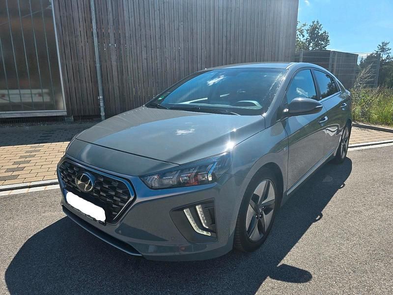 Grau Gebraucht 2020 Hyundai Ioniq Limousine | 16.999 € (Fairer Preis) - Bild 1/4