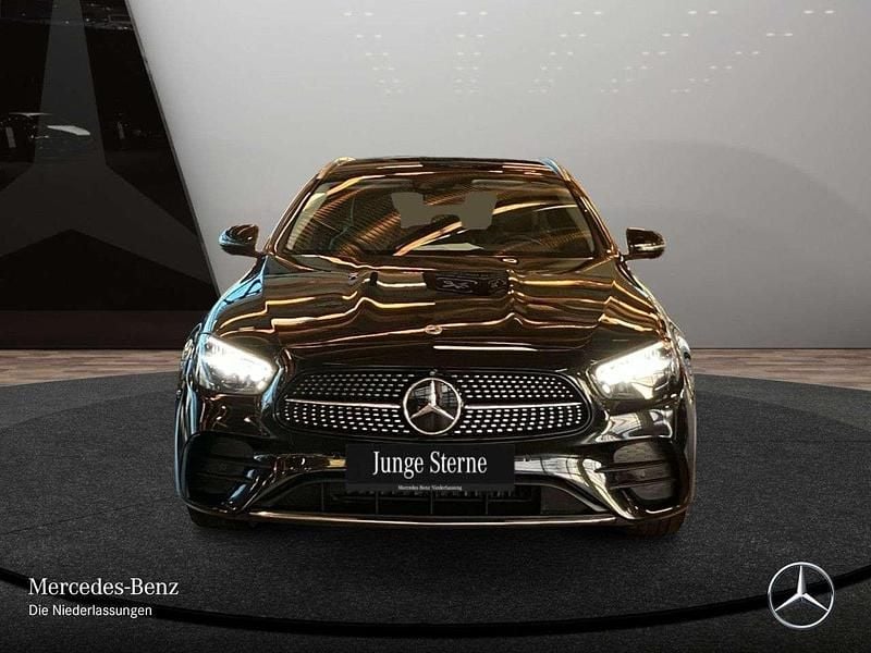 Gebraucht Mercedes E300 AMG 194 PS (142 kW) 2022 Schwarz Limousine