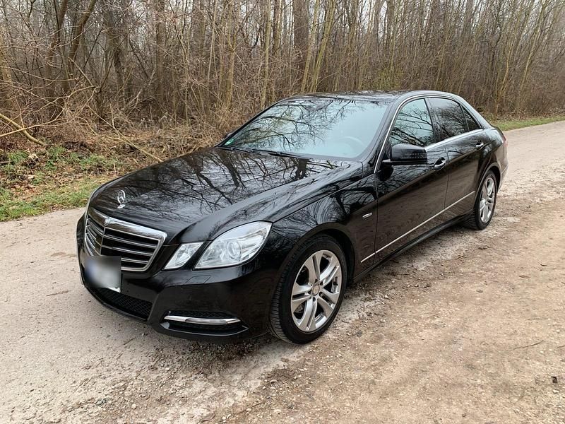Gebraucht Mercedes E350 231 PS (169 kW) 2010 Schwarz Limousine