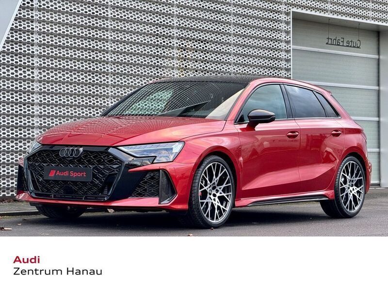 Orange Neu 2025 Audi RS3 Sportback Sport Kleinwagen | 75.250 € - Bild 1/4