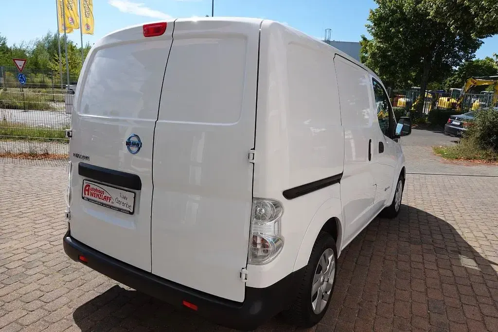 Gebraucht Nissan e-NV200 80 kW (109 PS) 2020 Weiß Van / Kleinbus