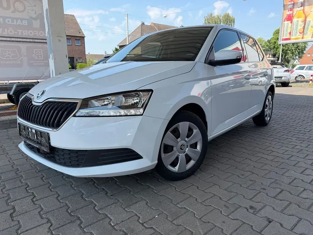 Gebraucht Skoda Fabia Ambition 60 PS (44 kW) 2020 Weiß Kleinwagen