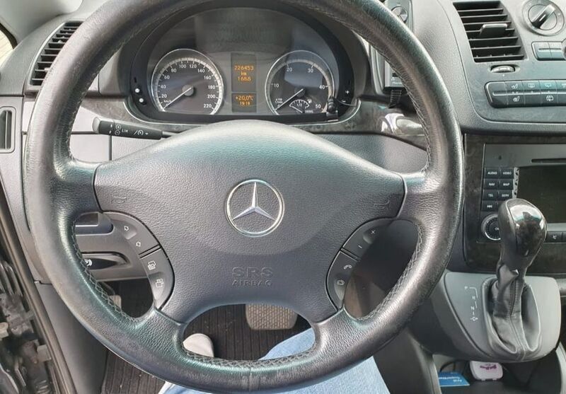 Schwarz Gebraucht 2006 Mercedes Viano Van / Kleinbus | 10.800 € (Fairer Preis) - Bild 1/4