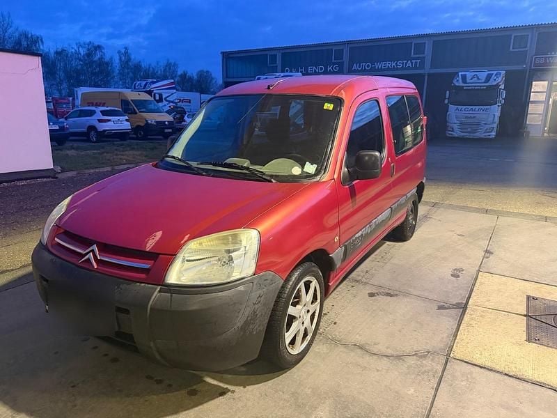 Rot Gebraucht 2005 Citroën Berlingo Van / Kleinbus | 650 € (Superpreis) - Bild 1/4