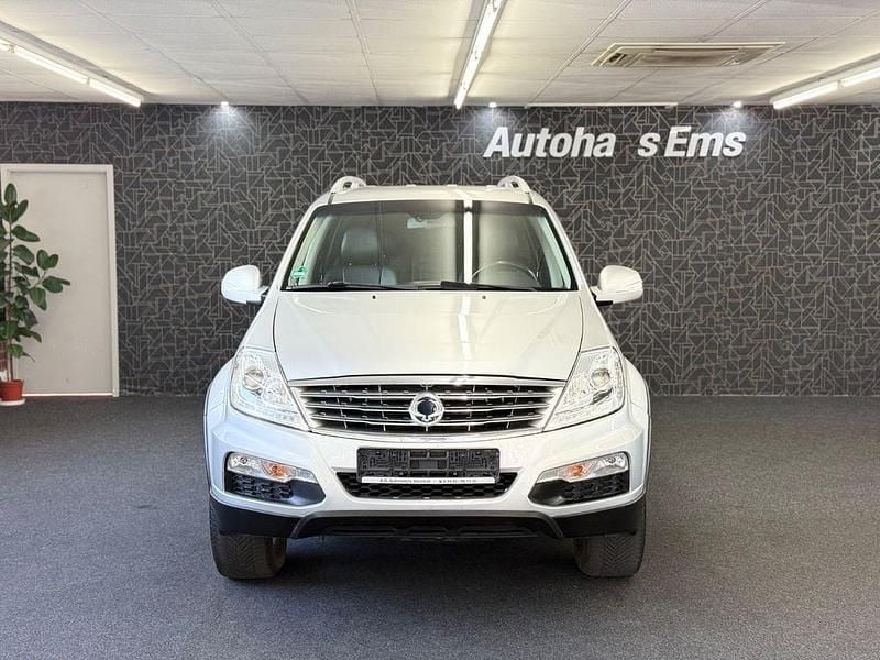 Silber Gebraucht 2016 Ssangyong Rexton Quartz SUV | 15.499 € (Teuer) - Bild 1/4