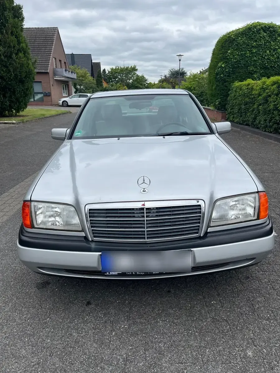 Gebraucht Mercedes C180 Classic 122 PS (89 kW) 1995 Silber Limousine