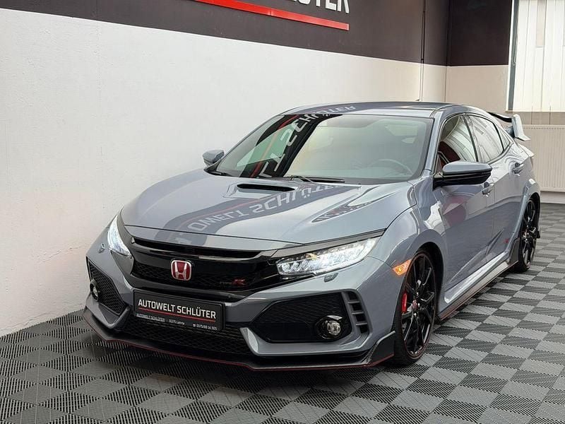 Grau Gebraucht 2019 Honda Civic Type R GT Limousine | 37.980 € (Teuer) - Bild 1/4